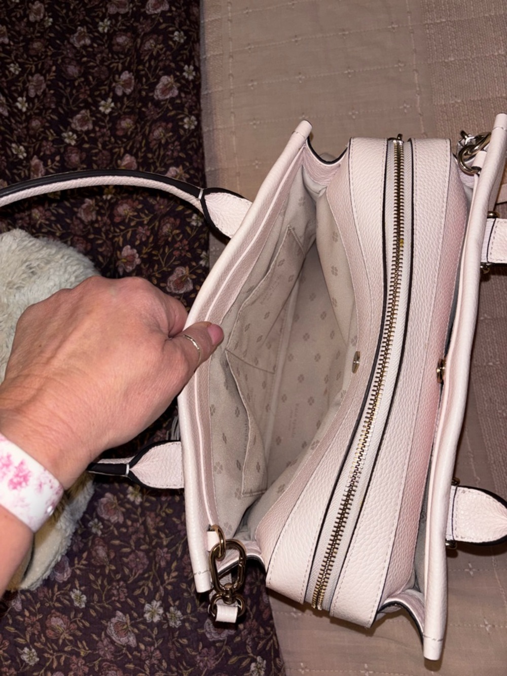 Kate Spade Maryam Palmer
Drive Pink Satchel - Picture 10 of 12